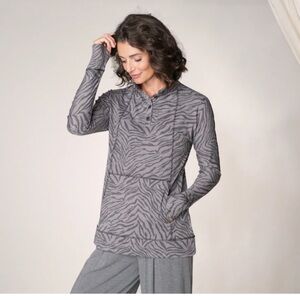 NWOT Cuddl Duds Pullover Medium